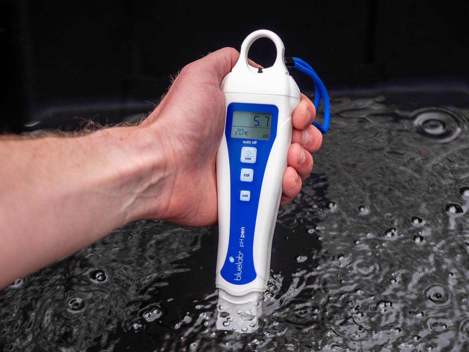 Measuring pH in a reservoir